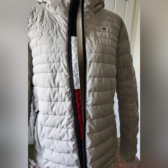 Preowned Tommy Hilfiger, size small, mens, quilted puffer‎ - Picture 10 of 16